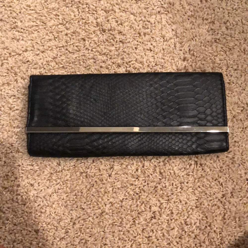 Black clutch